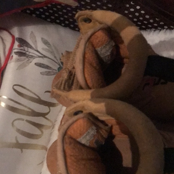 Fila ladies hiking boots in Good condition. One shoe is slightly darker . - Picture 6 of 7